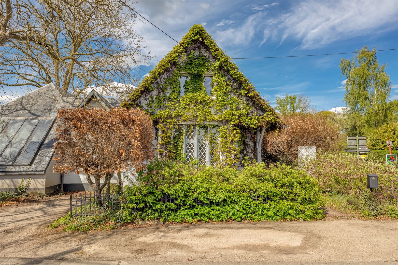 Charmante woning met orangerie en grote, sfeervolle tuin.  foto 30