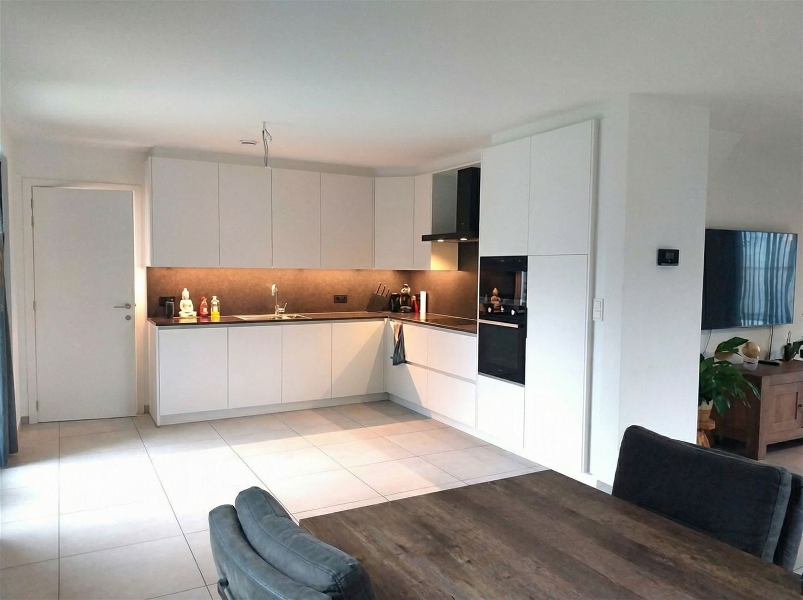 TE HUUR: Vrijstaande woning met 3 slaapkamers te Pelt! foto 5