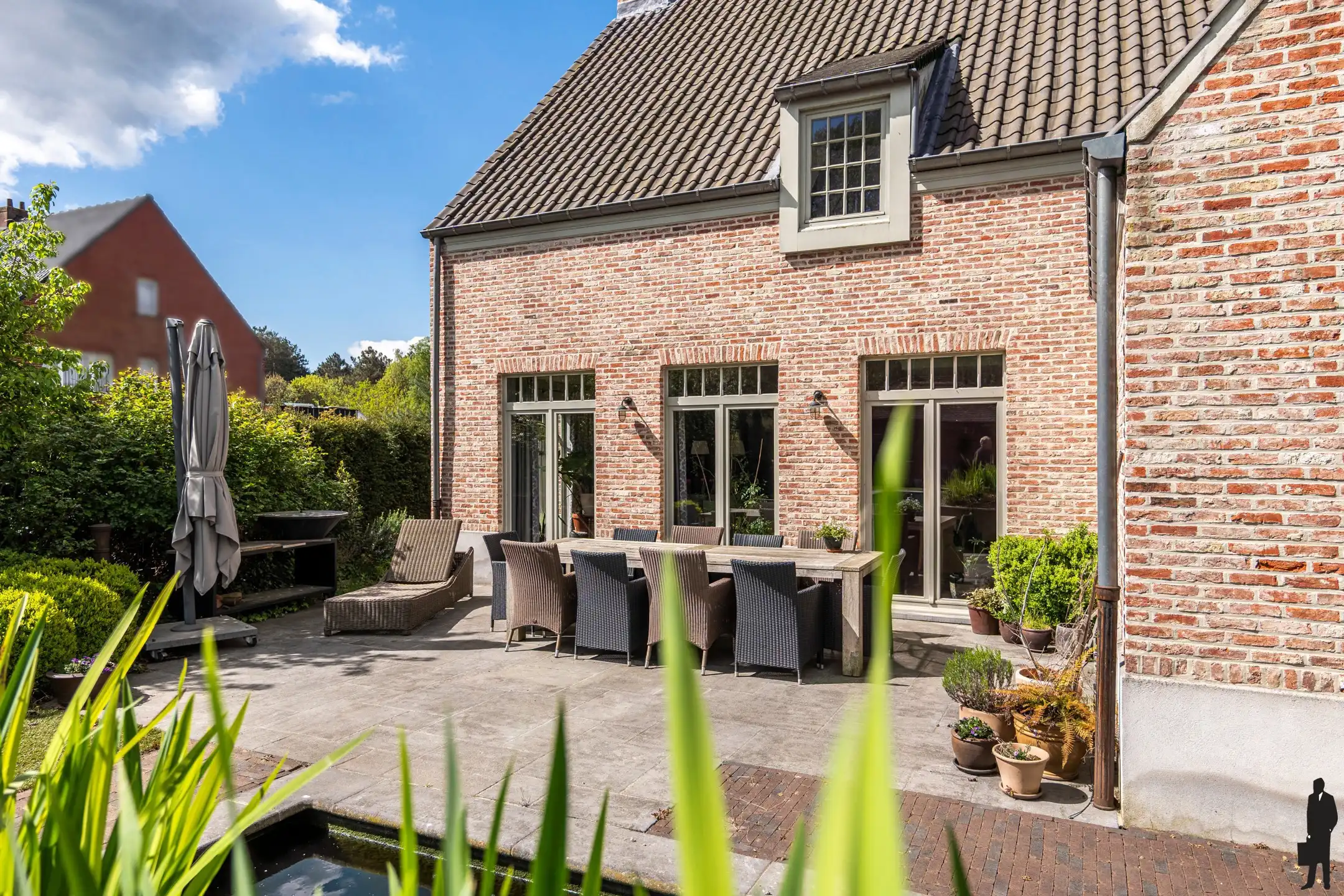 Unieke villa met studio en zwembad op maar liefst 4.270 m² foto 19