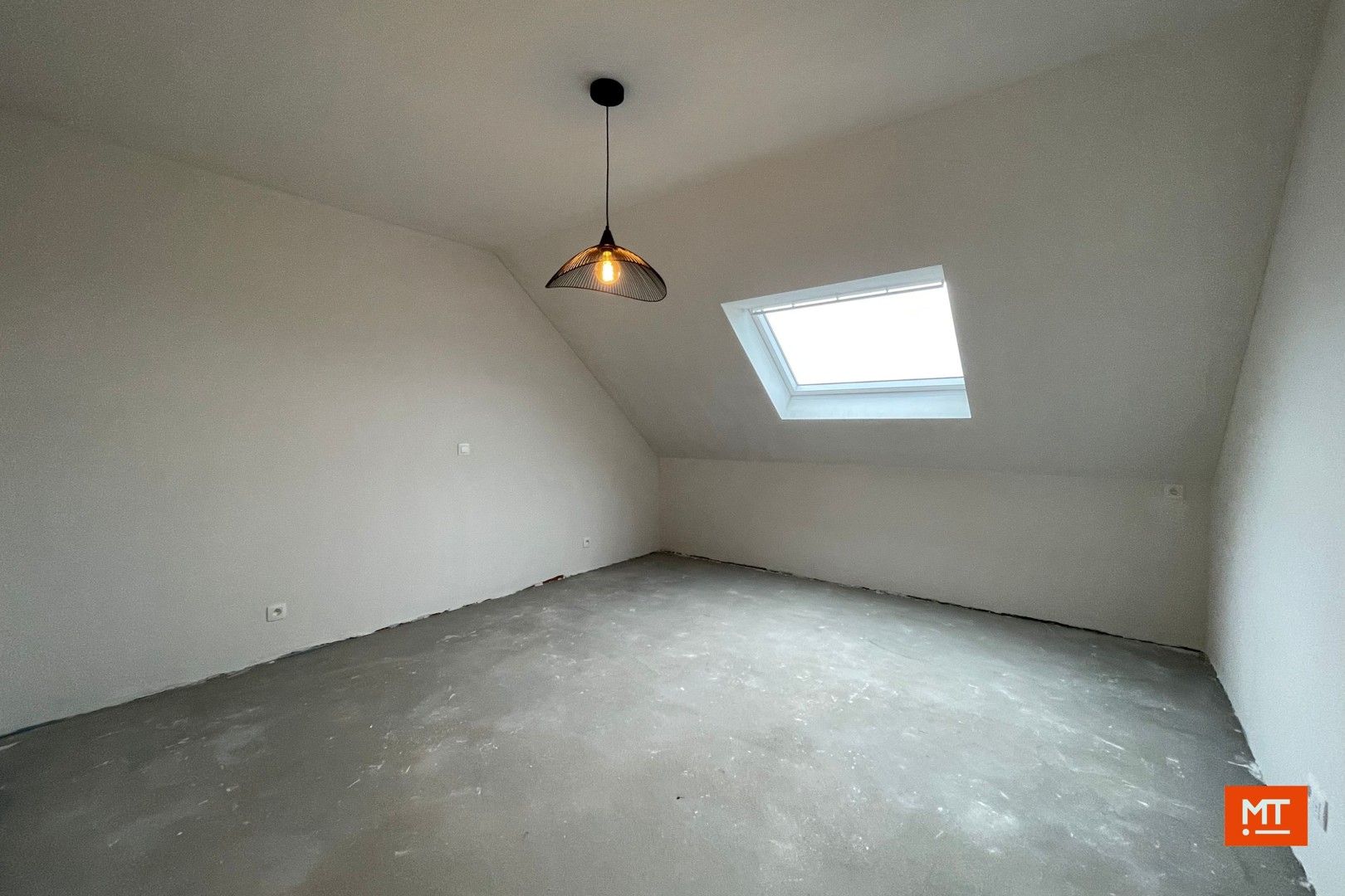 Rijwoning te huur met 3 slaapkamers en carport foto 9