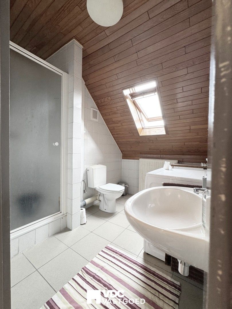 Mooi appartement met 2 slaapkamers in centrum Borgloon foto 8