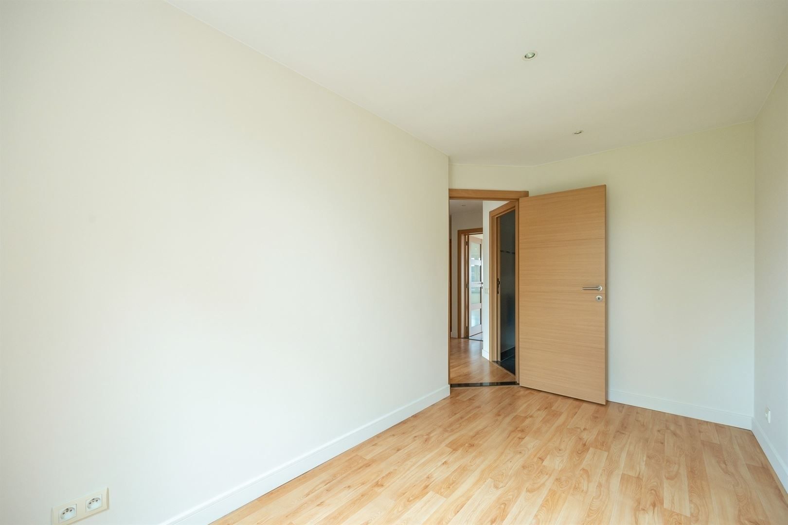 Instapklaar appartement met twee slaapkamers  foto 11