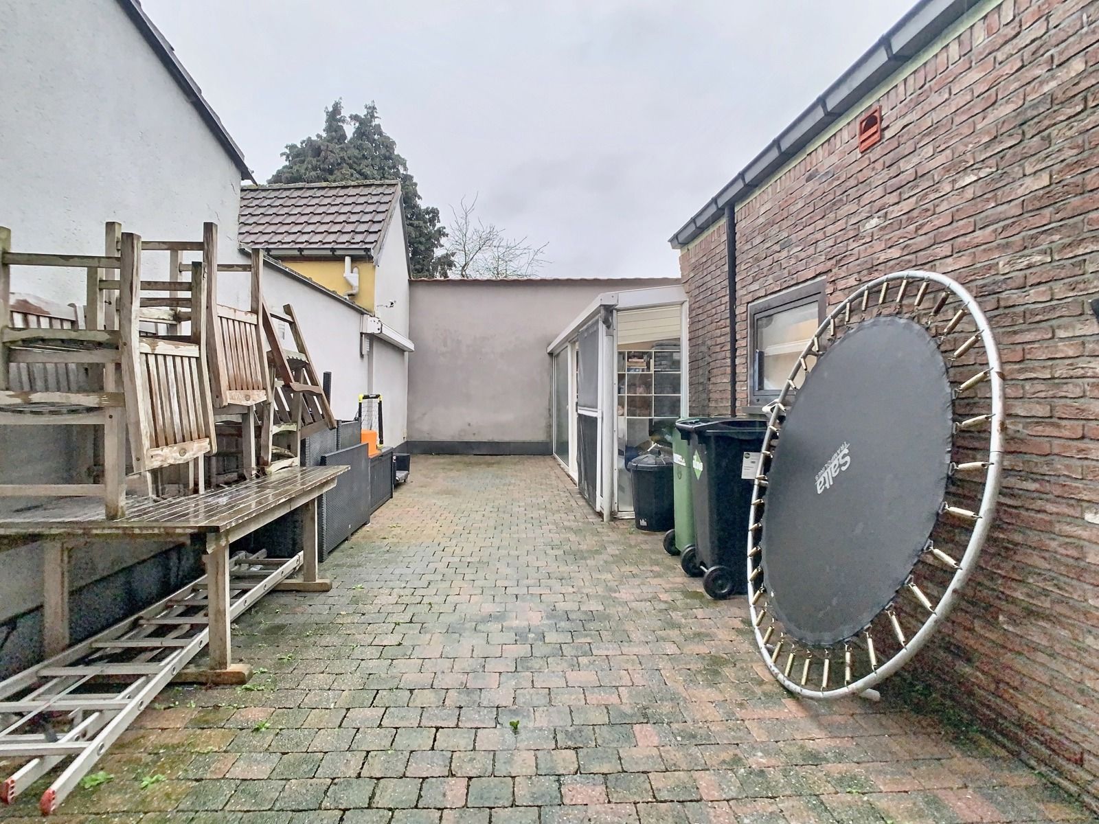 Zéér ruime gezinswoning met 6 SLPK én garage! foto 24