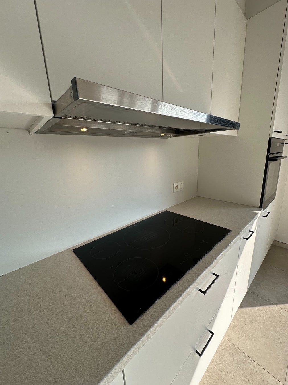 ENERGIEZUINIG NIEUWBOUW APPARTEMENT met Zonnepanelen, ZONNE-terras, private parkeerplaats en fietsenberging te huur in hartje Veldegem! foto 14