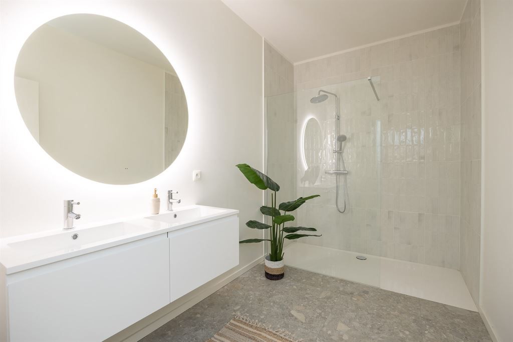 Luxueus gelijkvloers app met ruime tuin foto 15