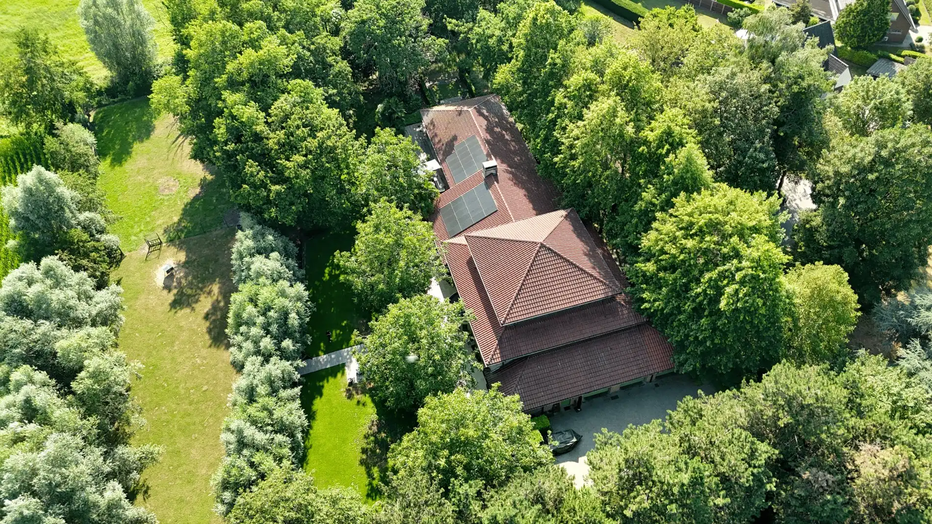 Riante villa met binnenzwembad op een uitzonderlijk domein van 6.426 m² foto 29
