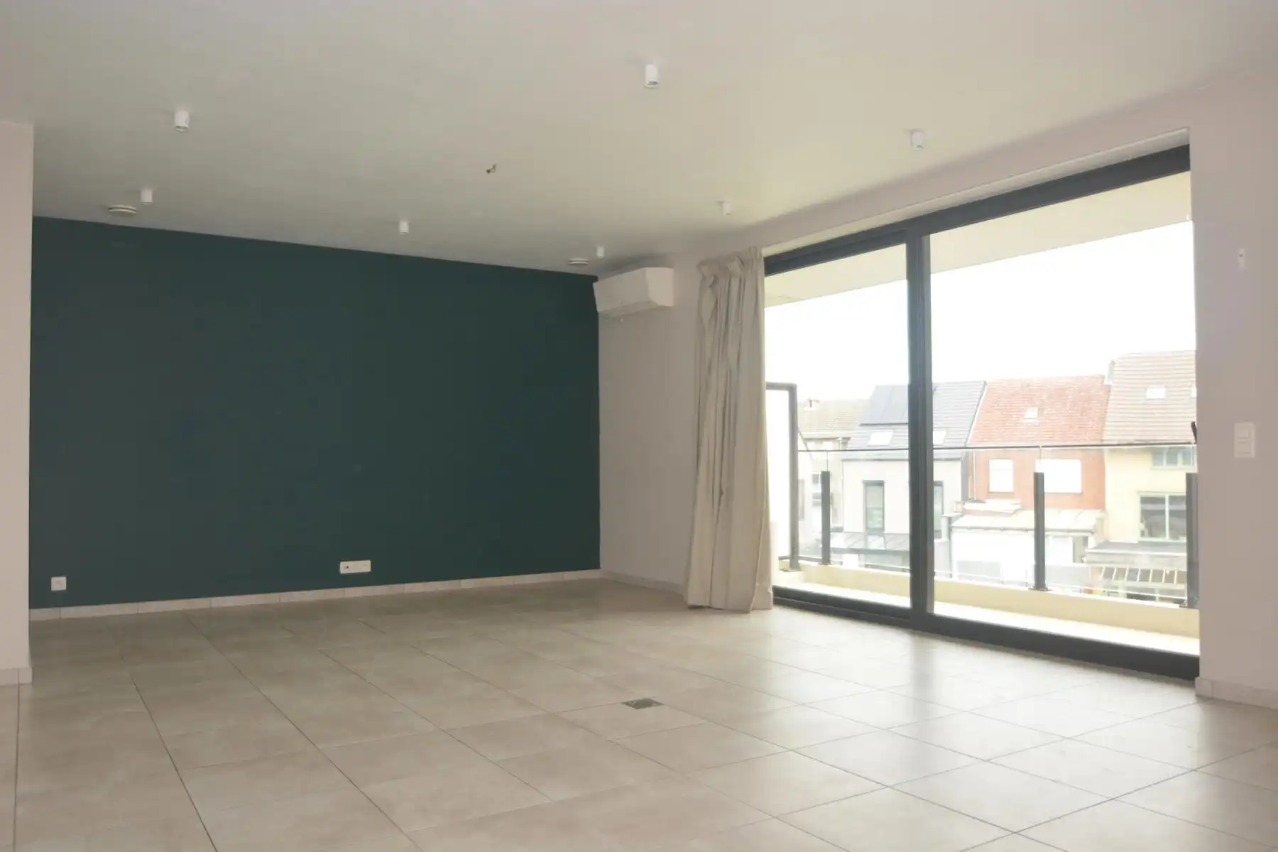 Ruim&energiezuinig 2-slpkmrappartement met terras en airco foto 2