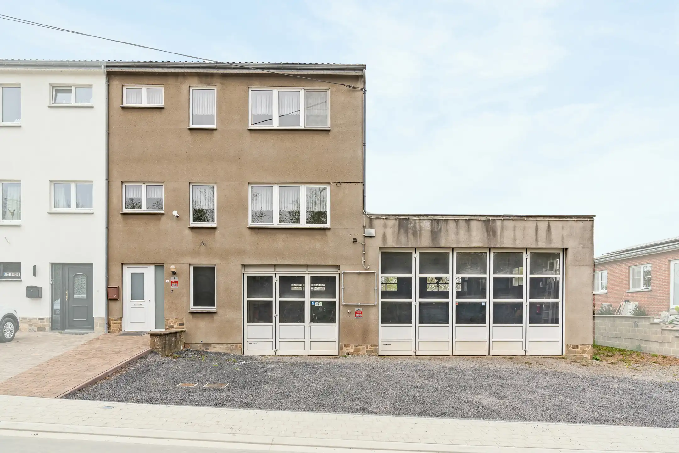 Woning met tal van mogelijkheden te Voeren. foto 2