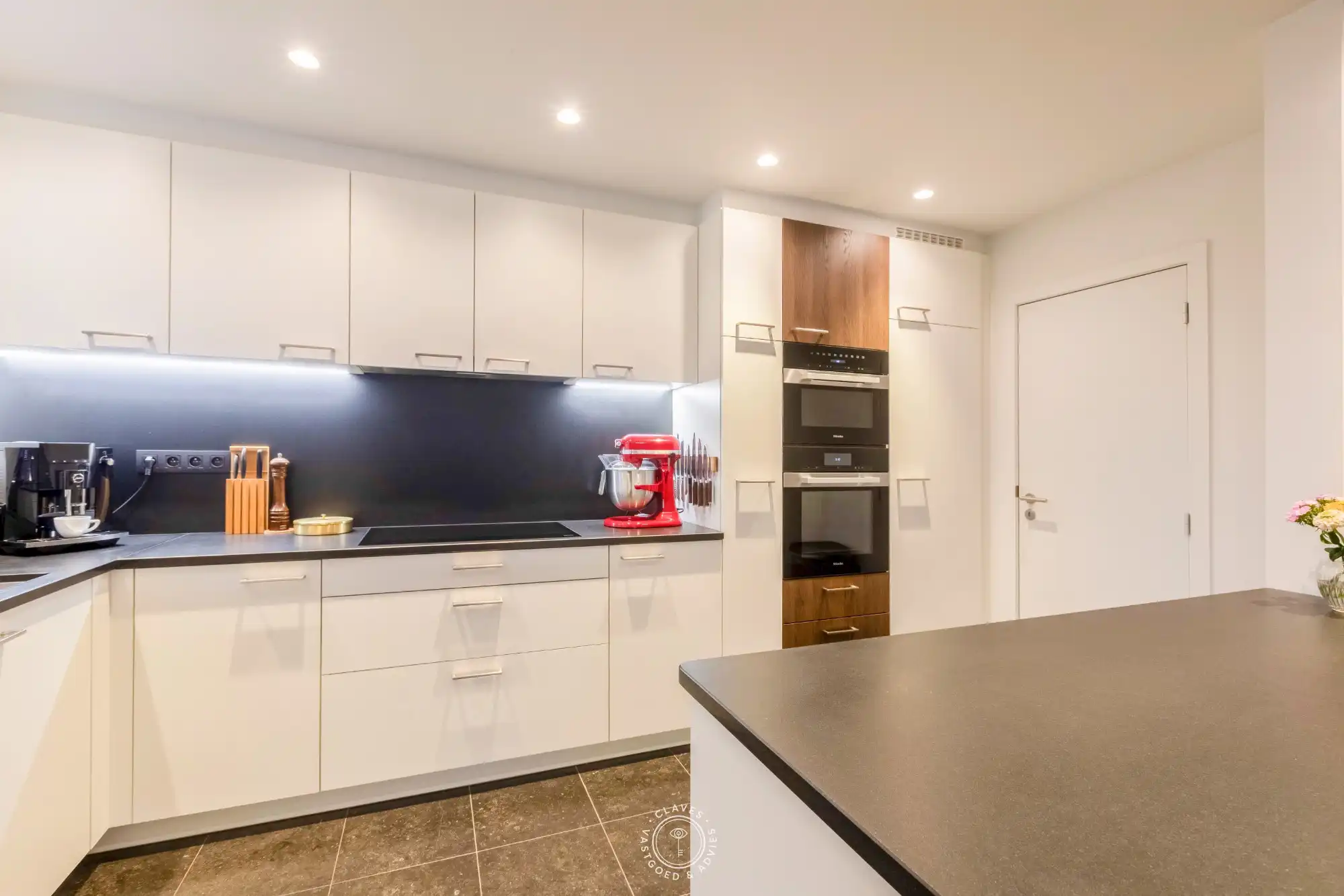 High-end afgewerkt twee slaapkamer appartement foto 5