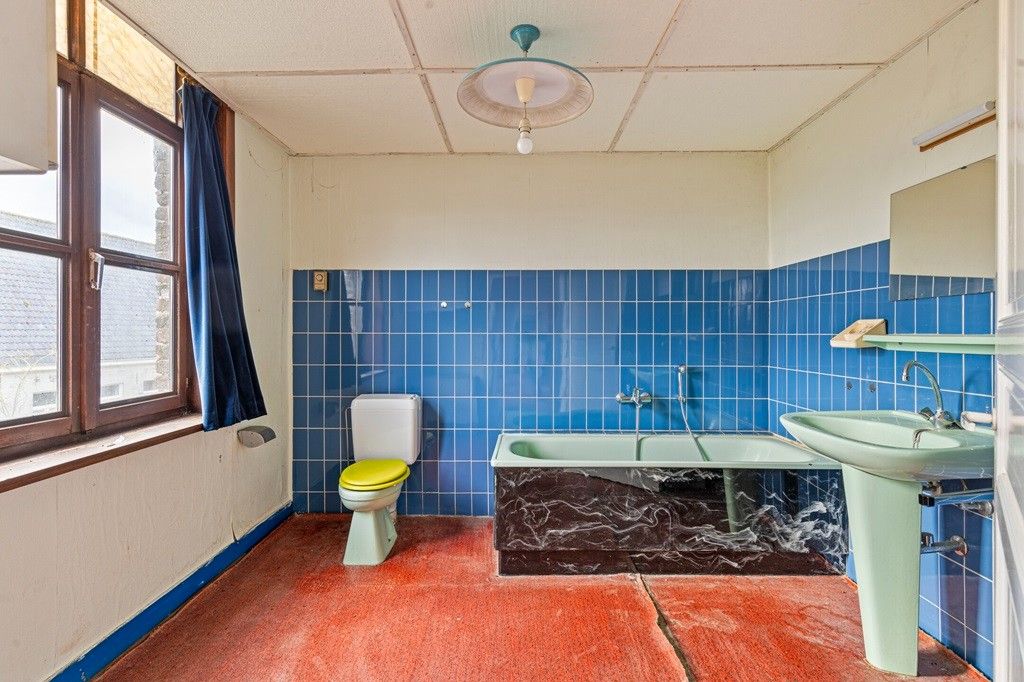 LO: Te renoveren burgerhuis met typische indeling en authentieke elementen, 3 ruime slaapkamers, geïsoleerde zolder en zonnig tuintje op 224m² grondoppervlakte. foto 15