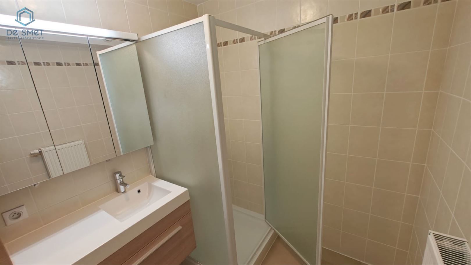 Nieuw te koop in Halle Instapklaar 1-slaapkamerappartement met ruime garagebox! foto 6