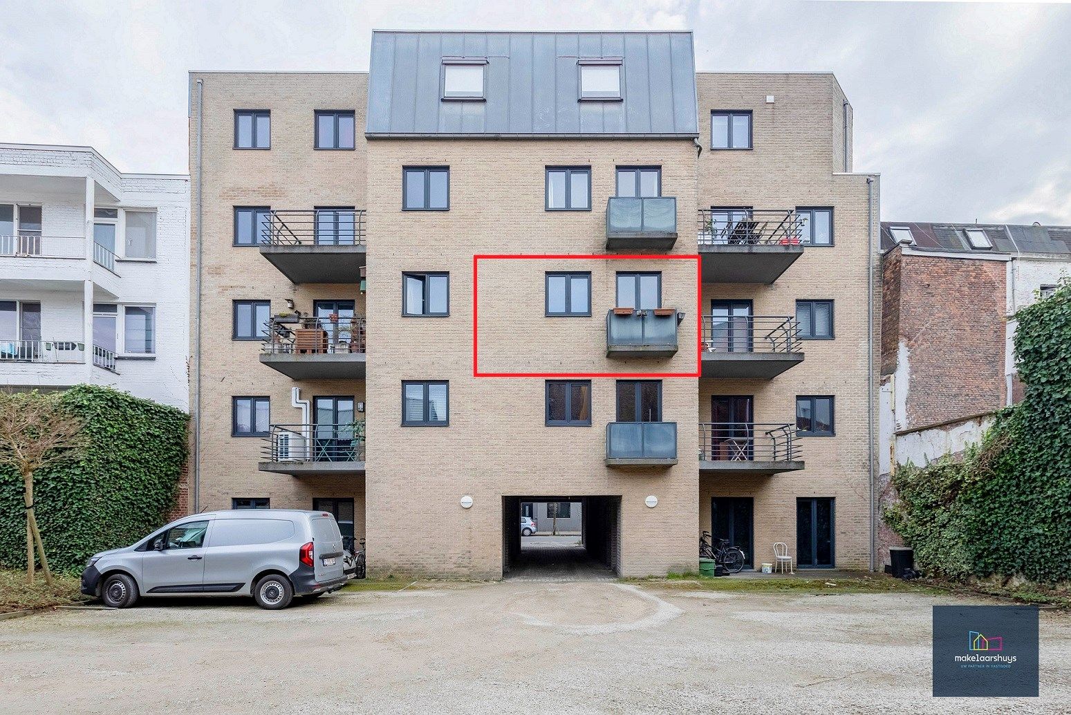  Zeer verzorgd 1-slaapkamerappartement met balkon en staanplaats foto 2