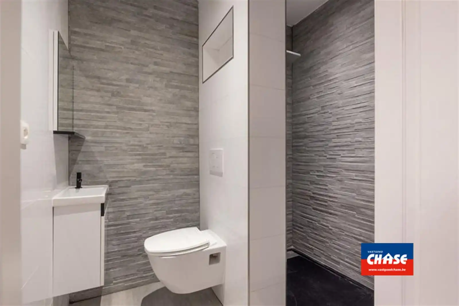 Volledig gerenoveerde woning!  foto 18