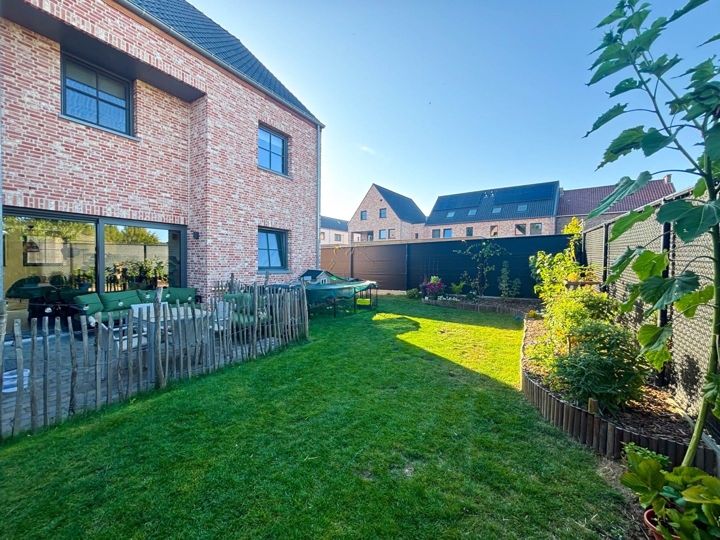 PRACHTIG NIEUWBOUWAPPARTEMENT MET 2 SLKS EN EEN STAANPLAATS IN HET LANDELIJKE HEERS foto 30