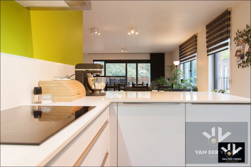 Ruim appartement met overdekt terras op gunstige locatie in Hasselt foto 9