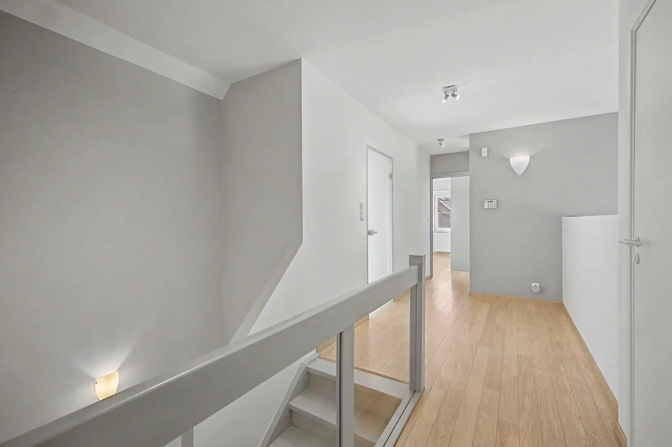 Instapklare woning met zwembad en prachtig vergezicht foto 14