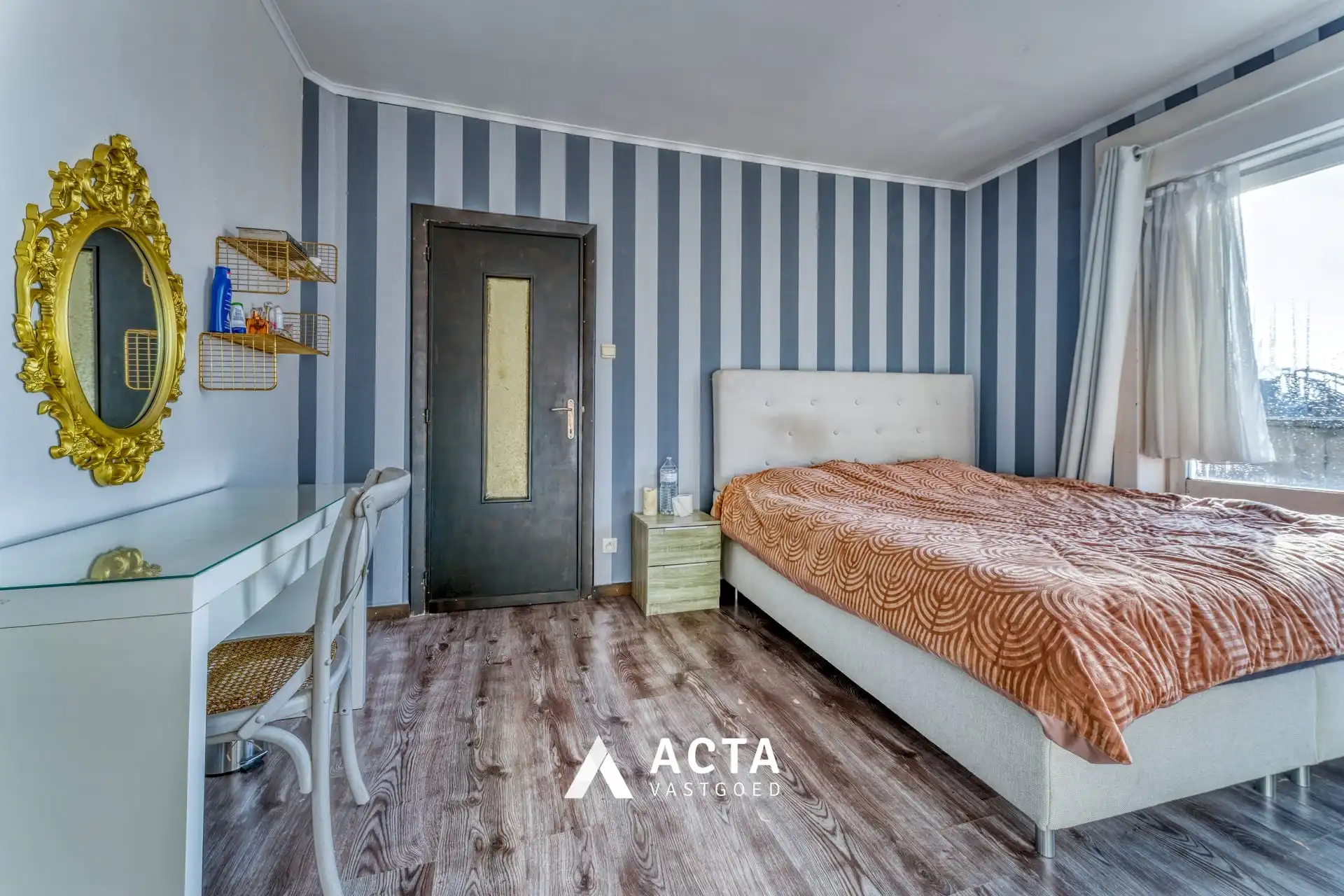 Halfopen bebouwing met vier slaapkamers in Mariakerke foto 11