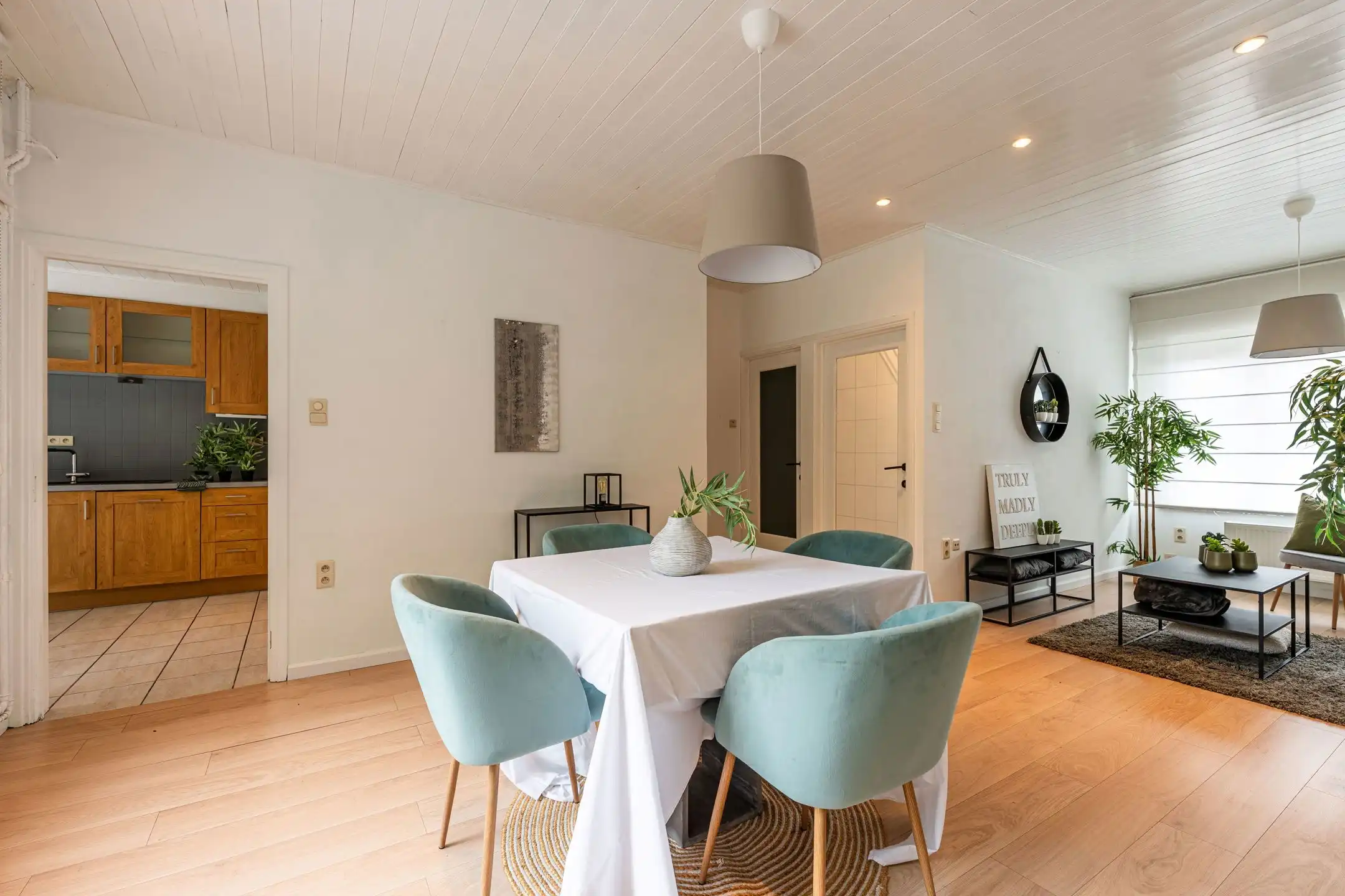 Instapklare woning met 3 slaapkamers, ruime garage en tuin foto 7