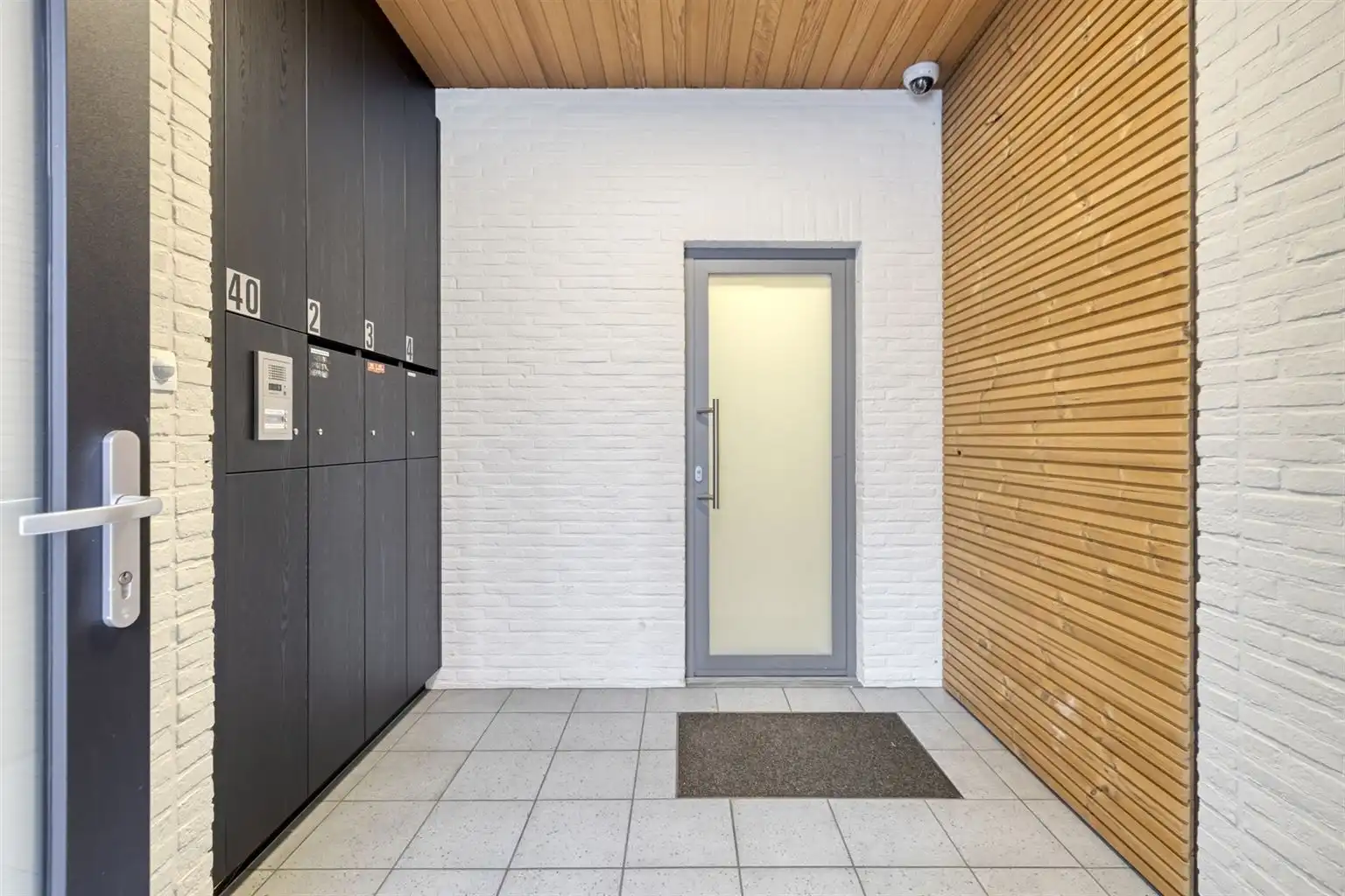 Prachtig ruim appartement met 3 slaapkamers en autostaanplaats gelegen in het hart van Maaseik.  foto 19