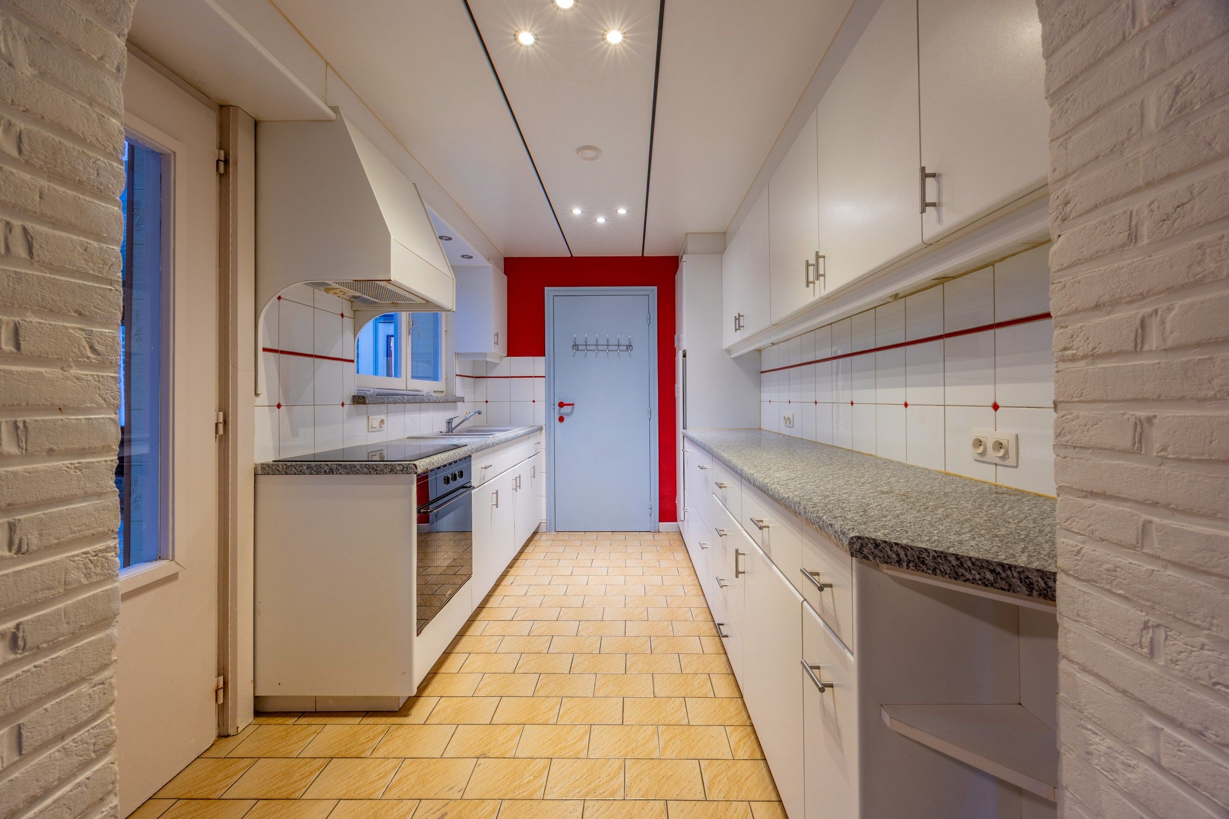 RUIME WONING MET TUIN EN UITWEG foto 6