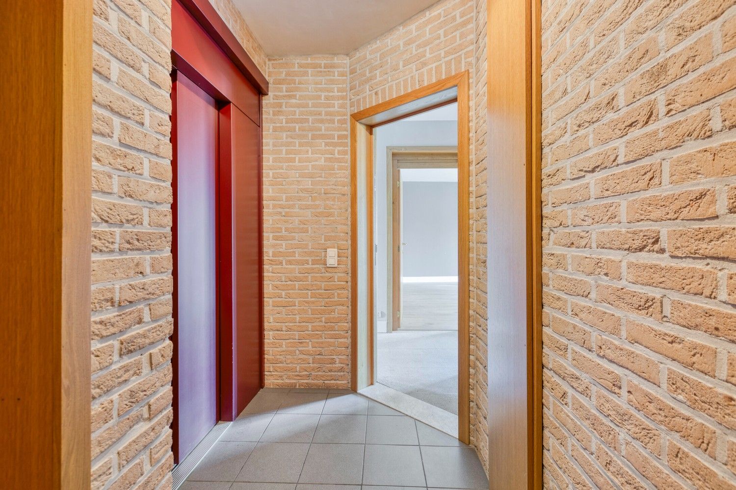 Ruim en lichtrijk appartement met 3 slaapkamers in hartje Lanaken foto 31