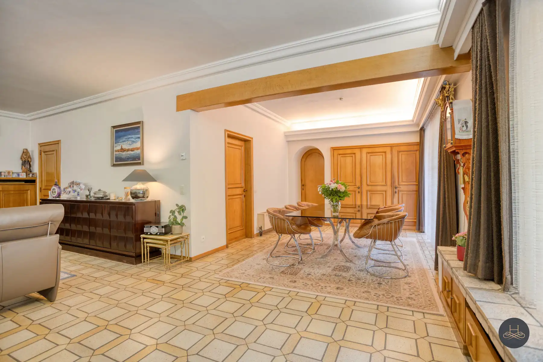 Karaktervolle villa op een zeer ruim en groen perceel foto 6