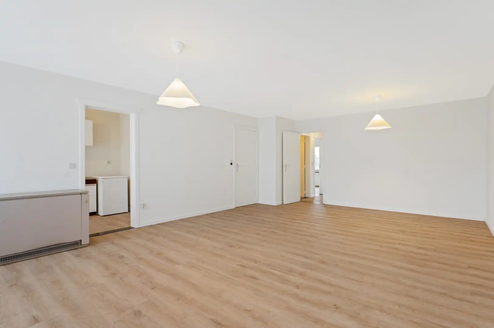 Ruim appartement op tweede verdieping foto 3