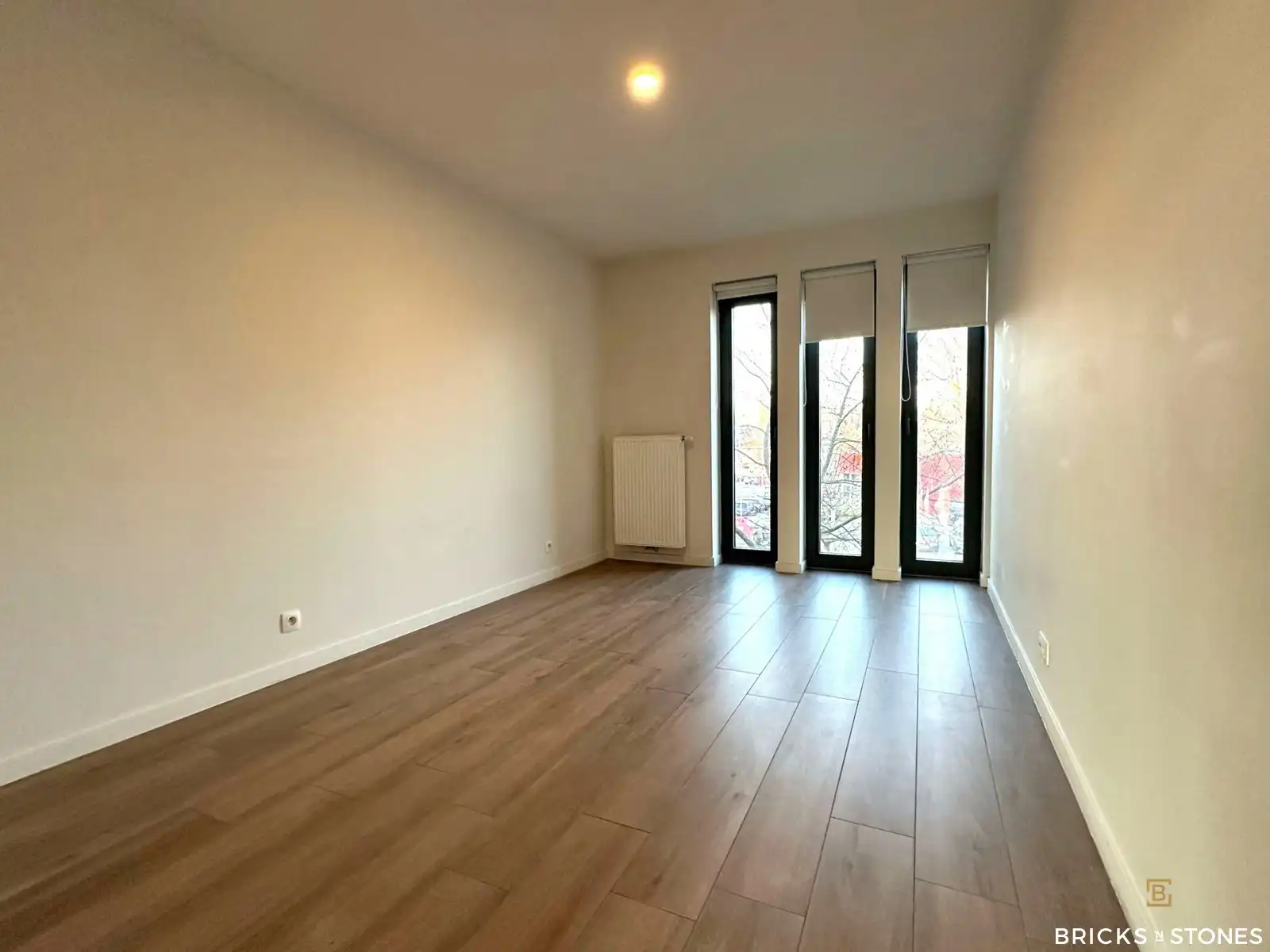 Knap instapklaar 2 slaapkamer appartement met terras en P foto 4