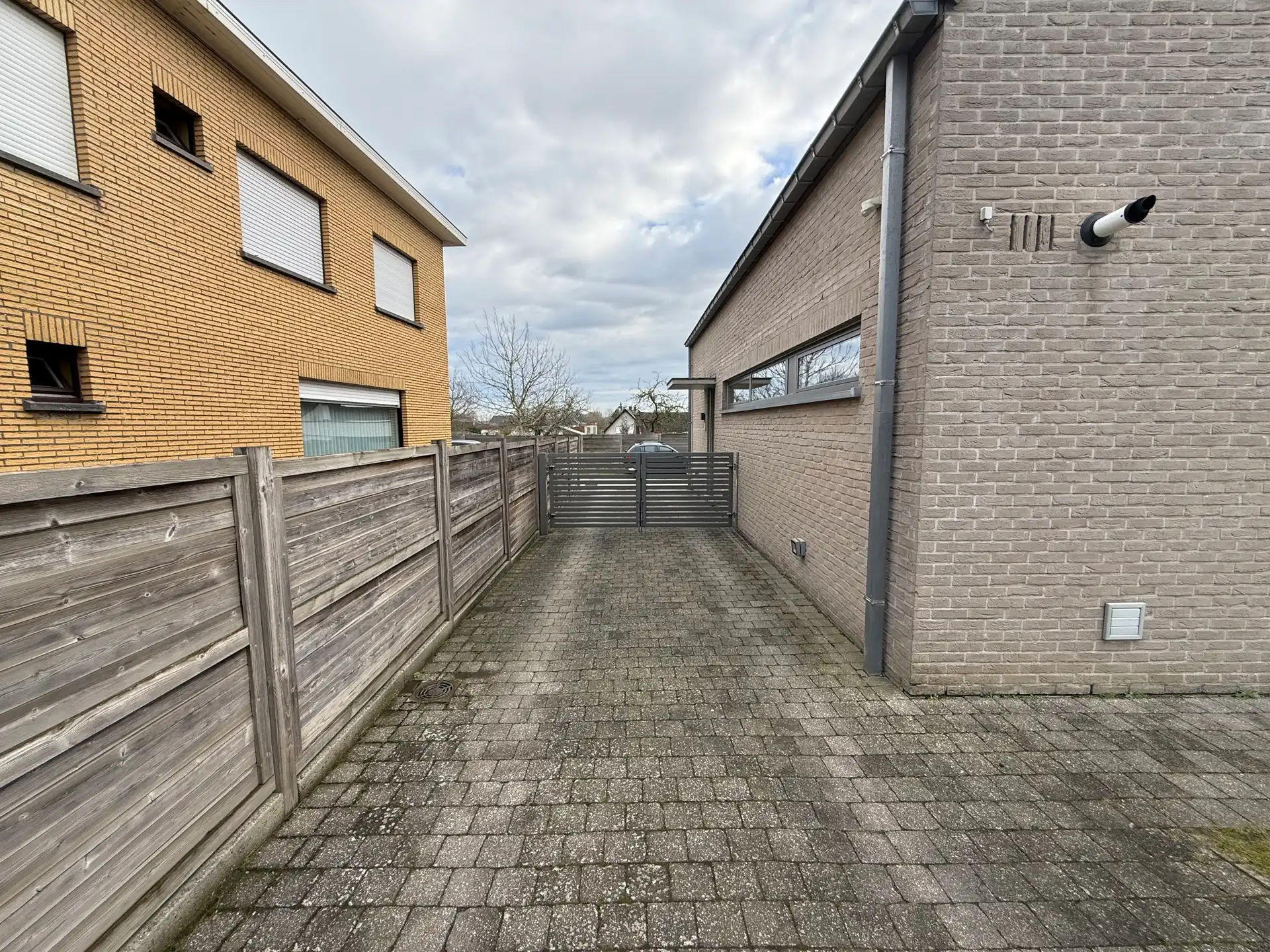 WANZELE - Rustig gelegen Villa met grote tuin. foto 27