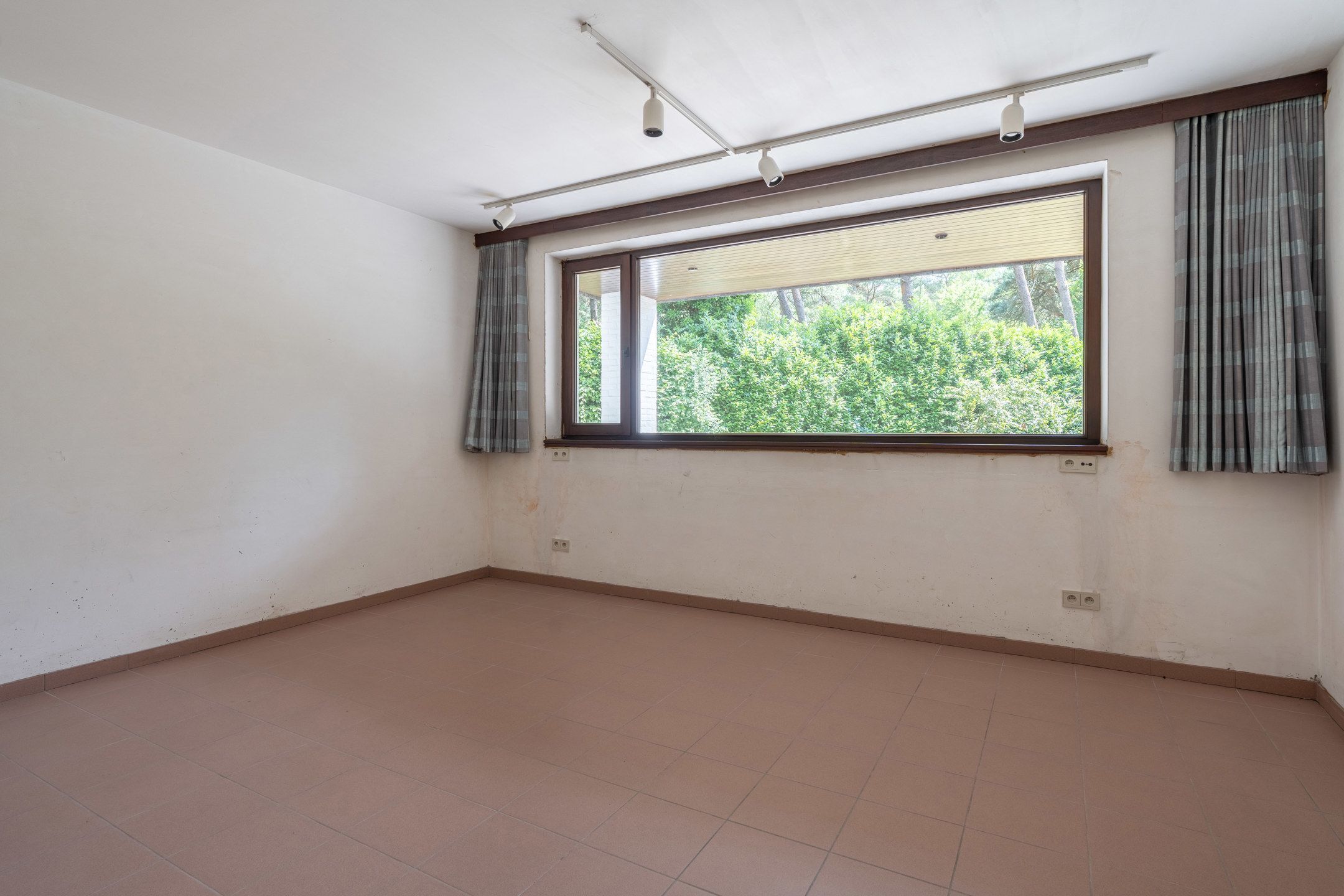 Ruime architectenvilla met 8 slpk's op 1.832 m² te Vosselaar foto 17