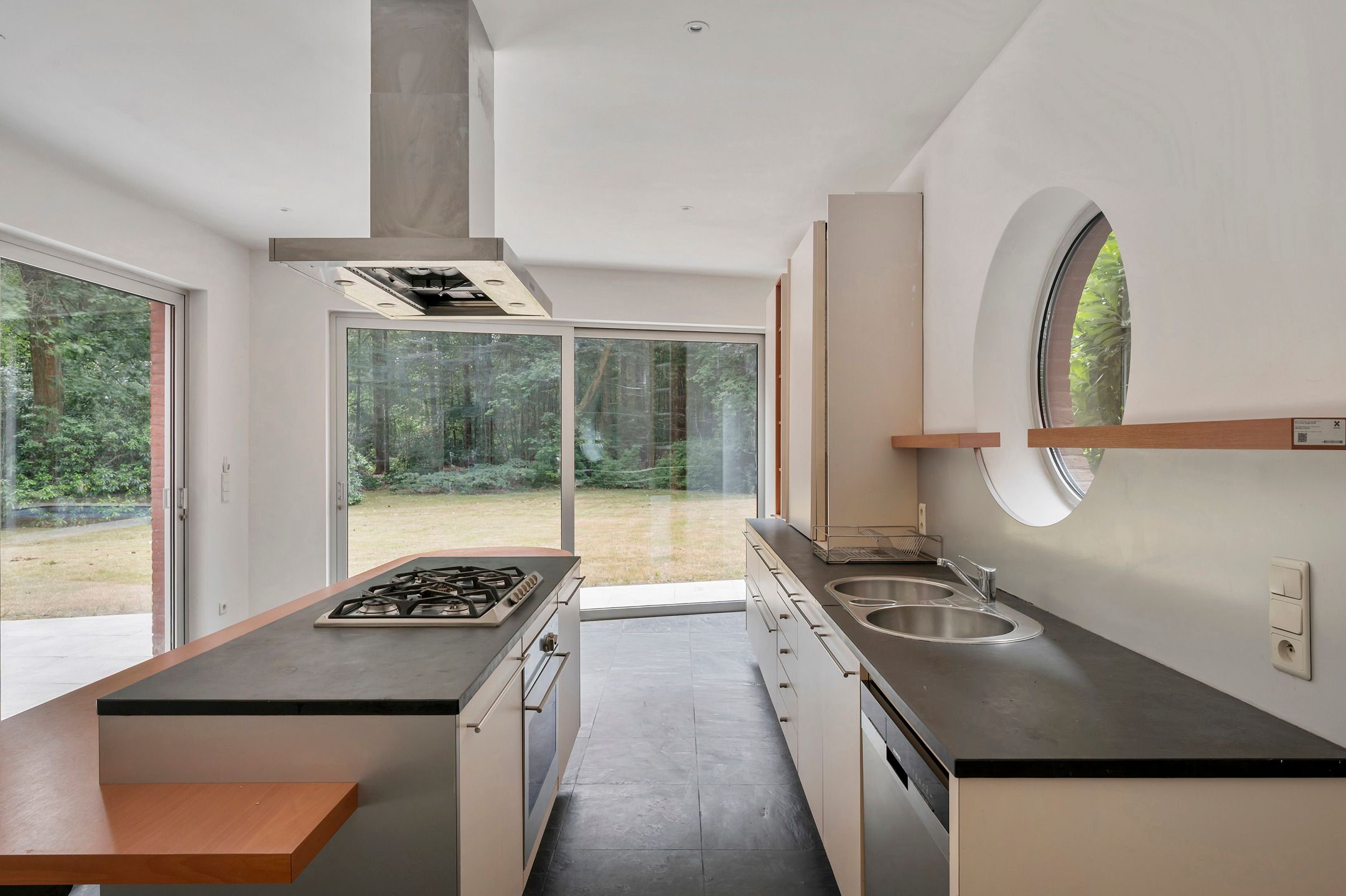 Moderne villa met zwembad! foto 3