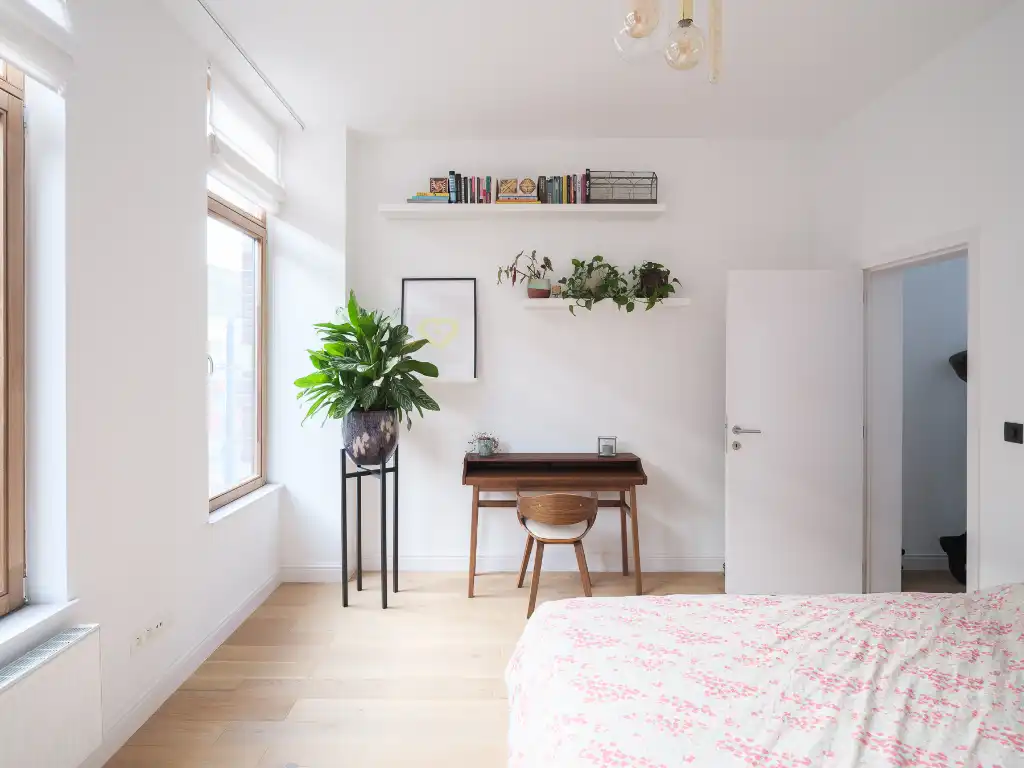 Karaktervolle gezinswoning met vier slaapkamers, twee badkamers en een mooi ingerichte buitenruimte foto 14