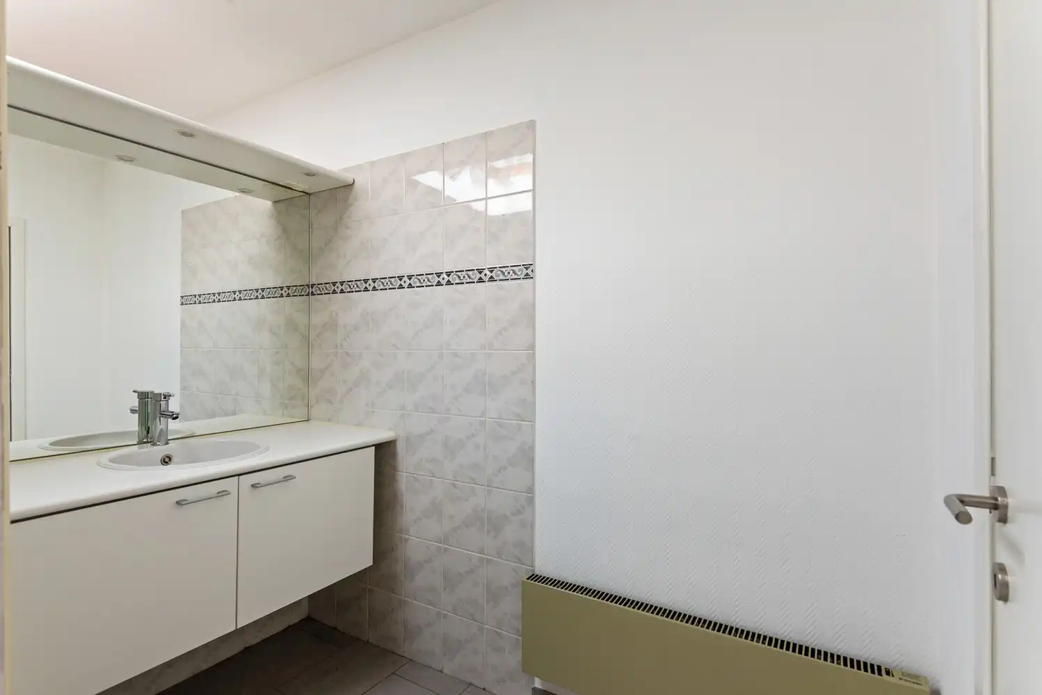 Handelshuis met 2 handelsruimtes en appartement in het hart van Wommelgem. foto 26