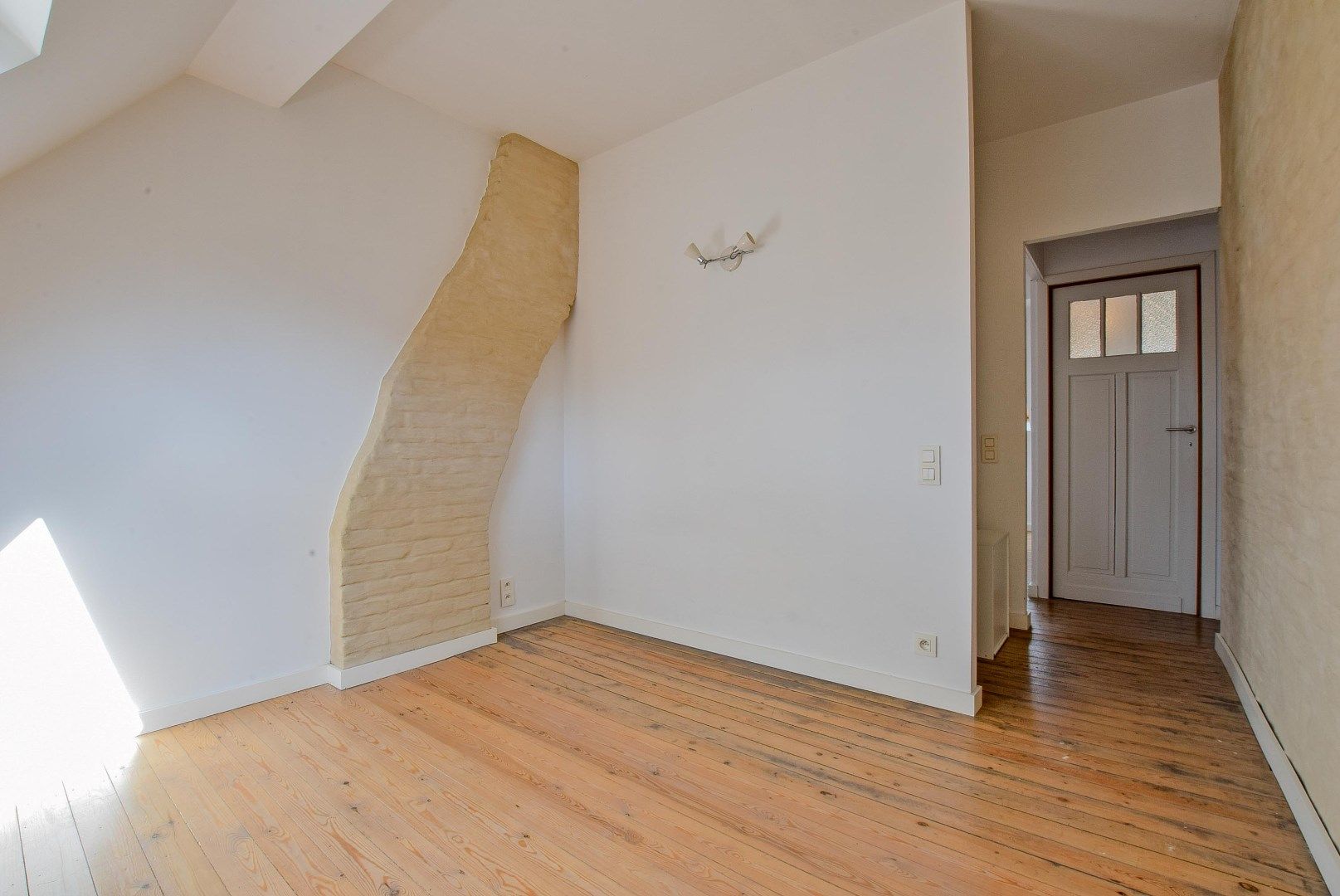 Charmante stadswoning met praktijkruimte in hartje Nieuwpoort-Stad op 91 m². foto 15