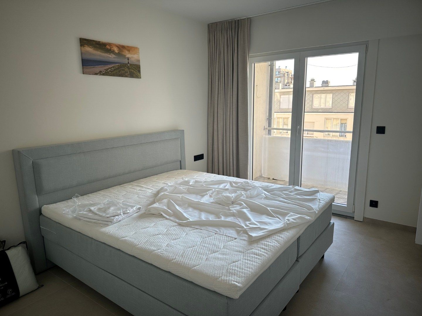 Exclusief luxe   3 slpk.  appartement met frontaal zeezicht en centraal op Zeedijk .    3  terrassen !  Direct aan het strand op topligging! foto 9