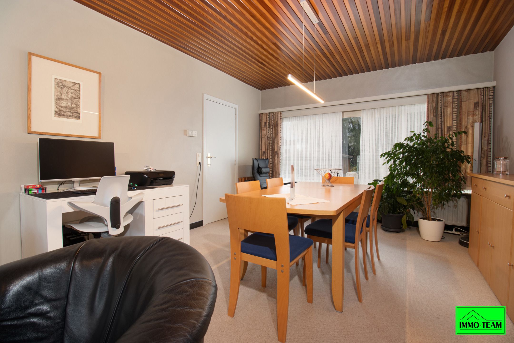 Ruime gezinswoning met tuin en garage in Denderleeuw foto 3