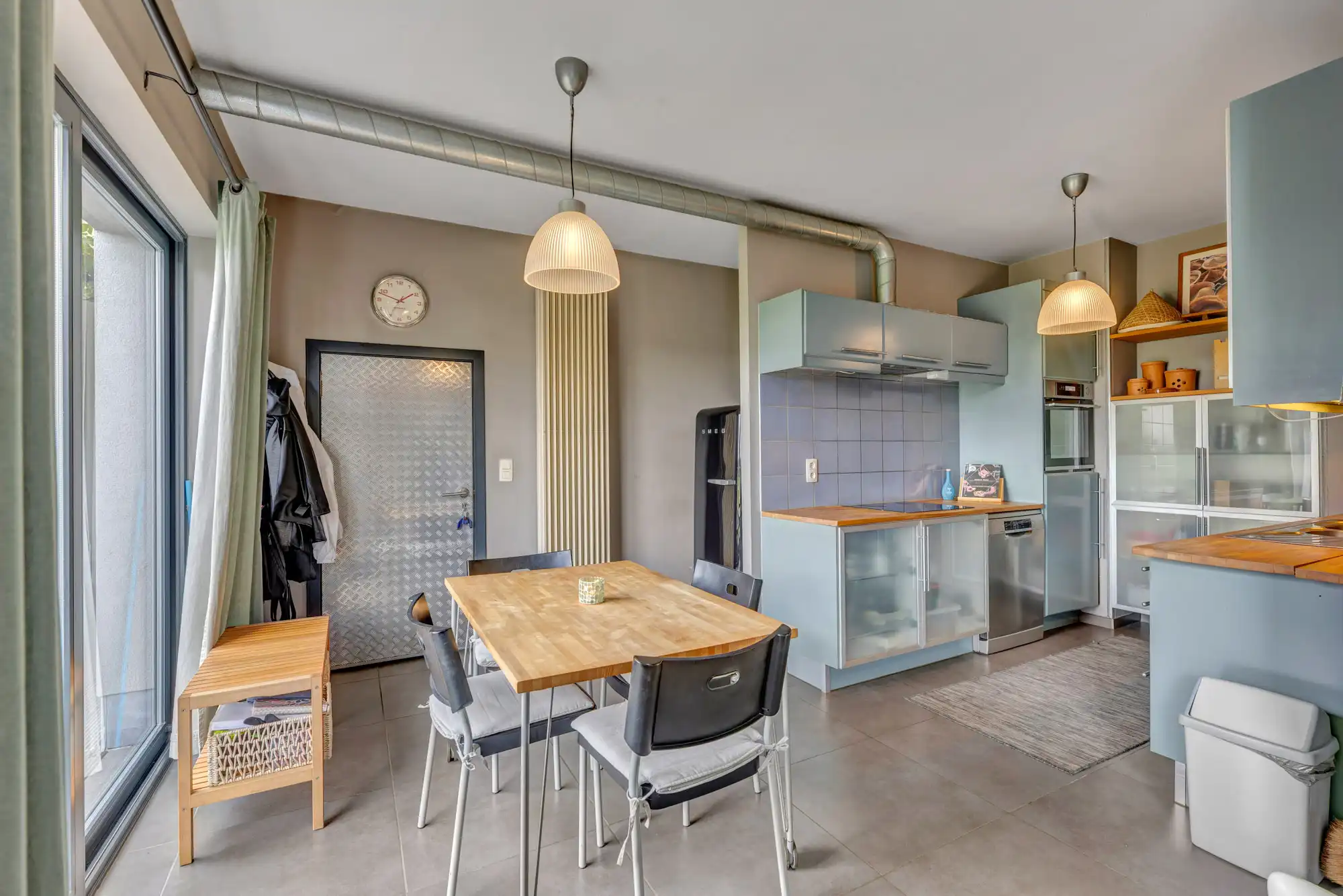 Ruime en volledig gerenoveerde veelzijdige woning op 19a68ca foto 9