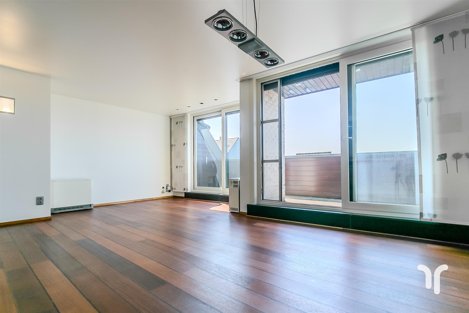 Luxueus afgewerkt penthouse – duplexappartement foto 8