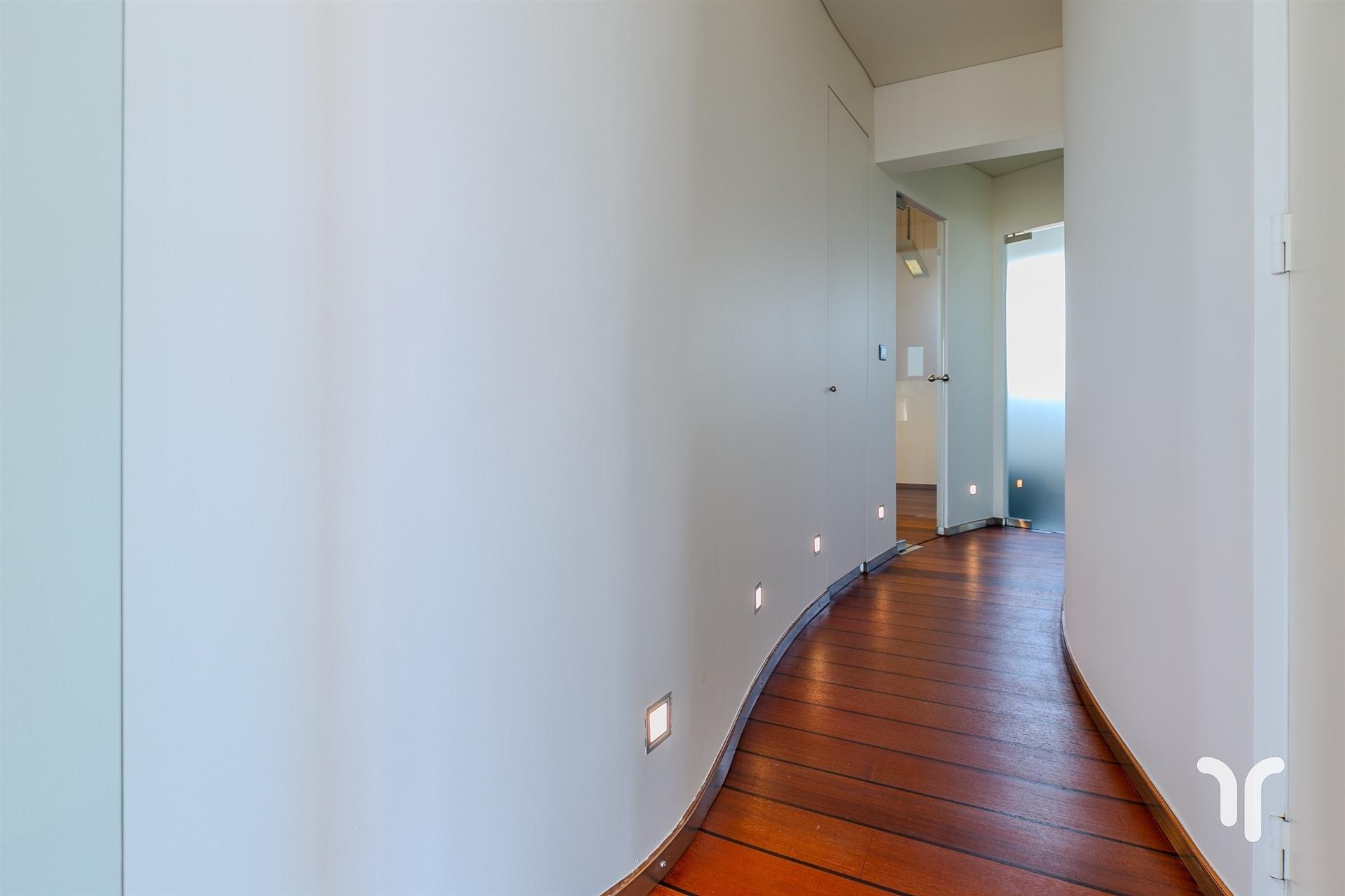 Luxueus afgewerkt penthouse – duplexappartement foto 8