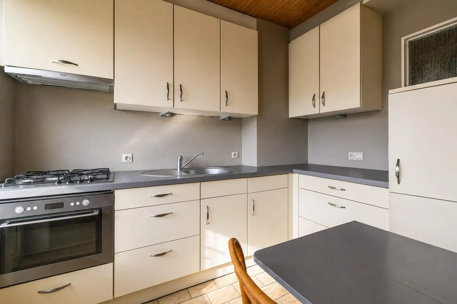 LICHTRIJKE WONING MET 3 SLAAPKAMERS, GARAGE & TUIN ! foto 11
