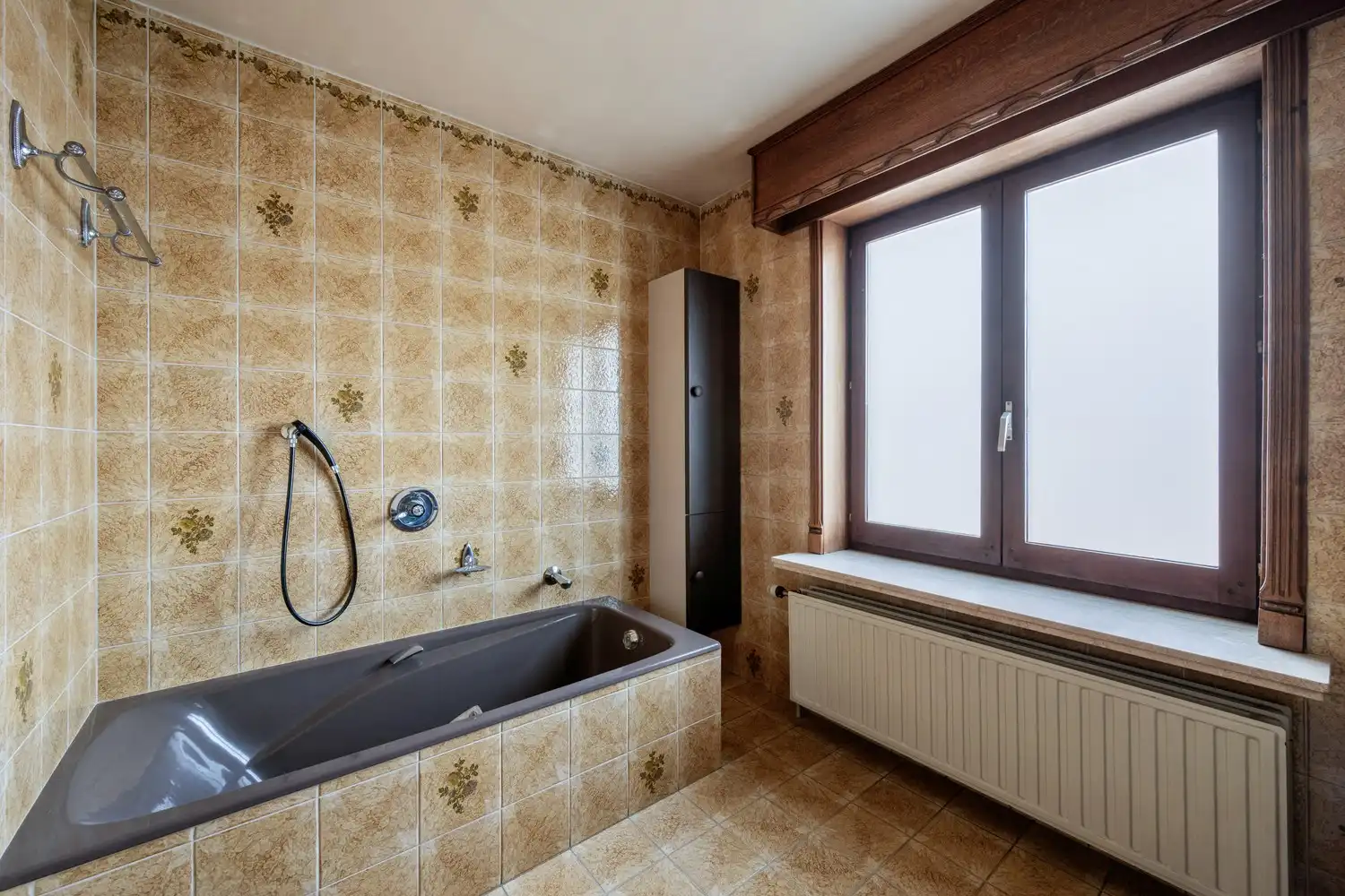 Ruimte, rust en bereikbaarheid: Solide villa met zwembad en achteringang op toplocatie in Erembodegem foto 23