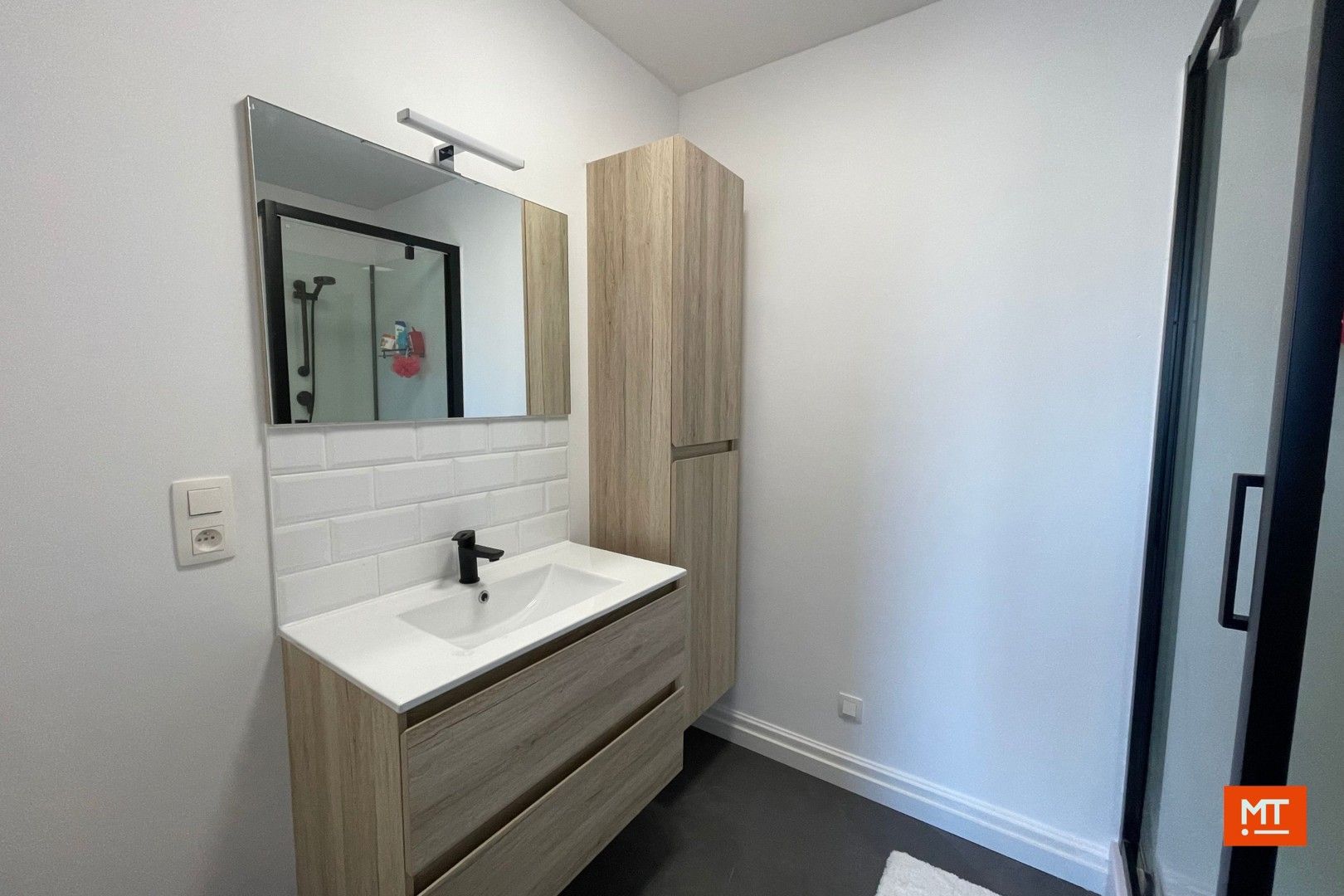 Instapklaar appartement met 1 slaapkamer te Ieper foto 8