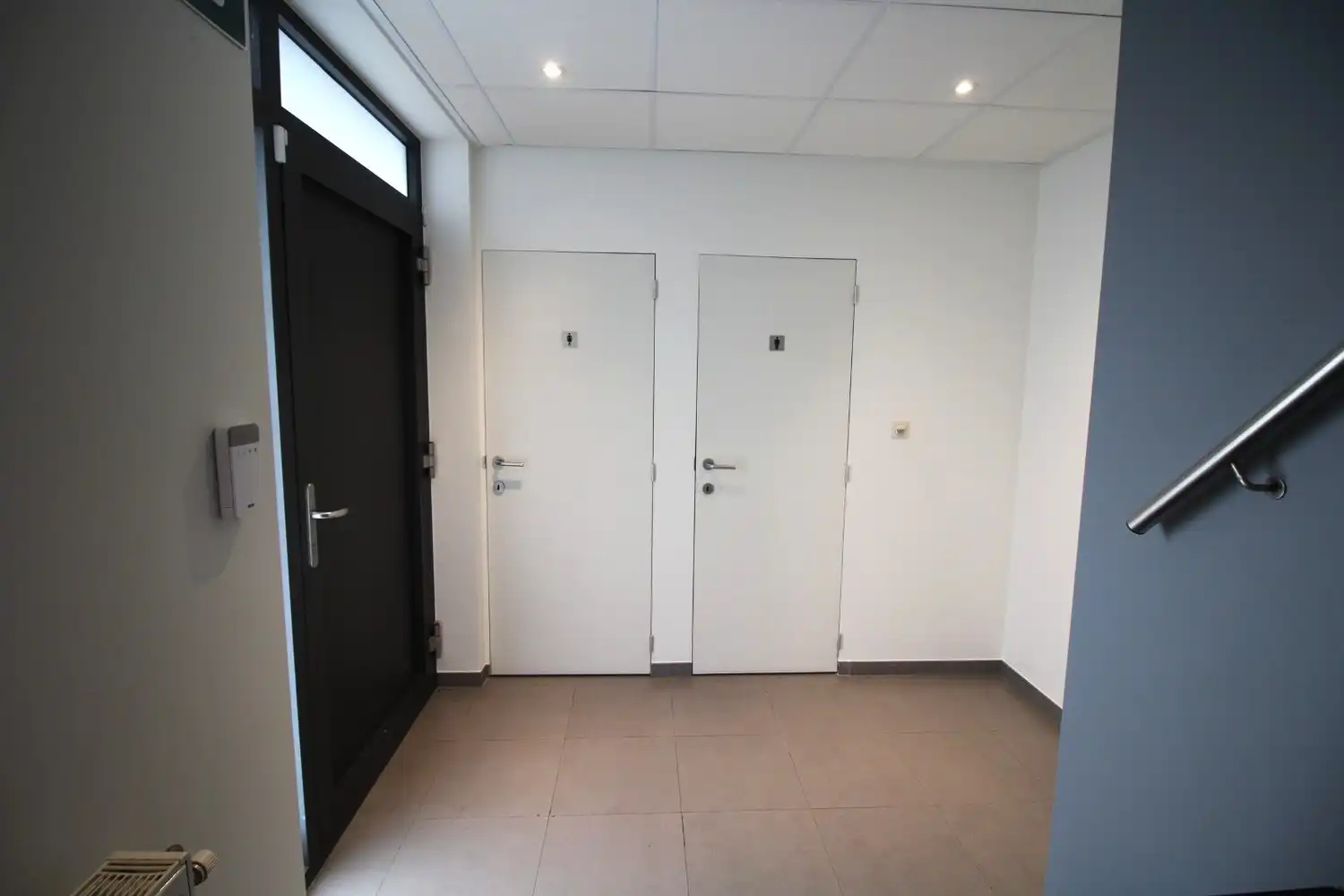 TE HUUR te huur Maldegem-Kleit | 150m² moderne en compleet uitgeruste kantoor- of praktijkruimte. foto 3