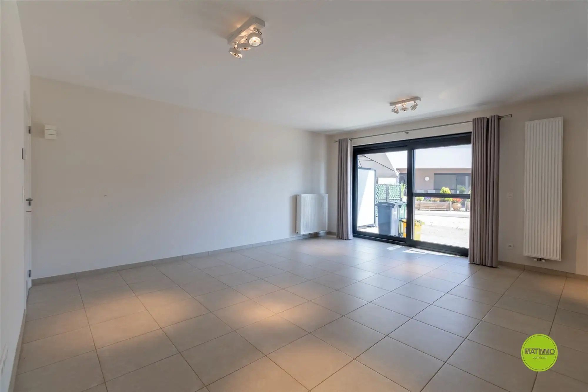Ruim gelijkvloers appartement in hartje Veerle foto 3