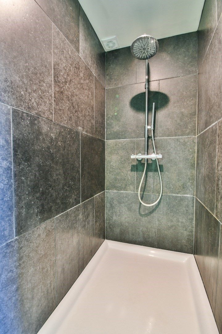 Te renoveren woning in het hart van Torhout! foto 10