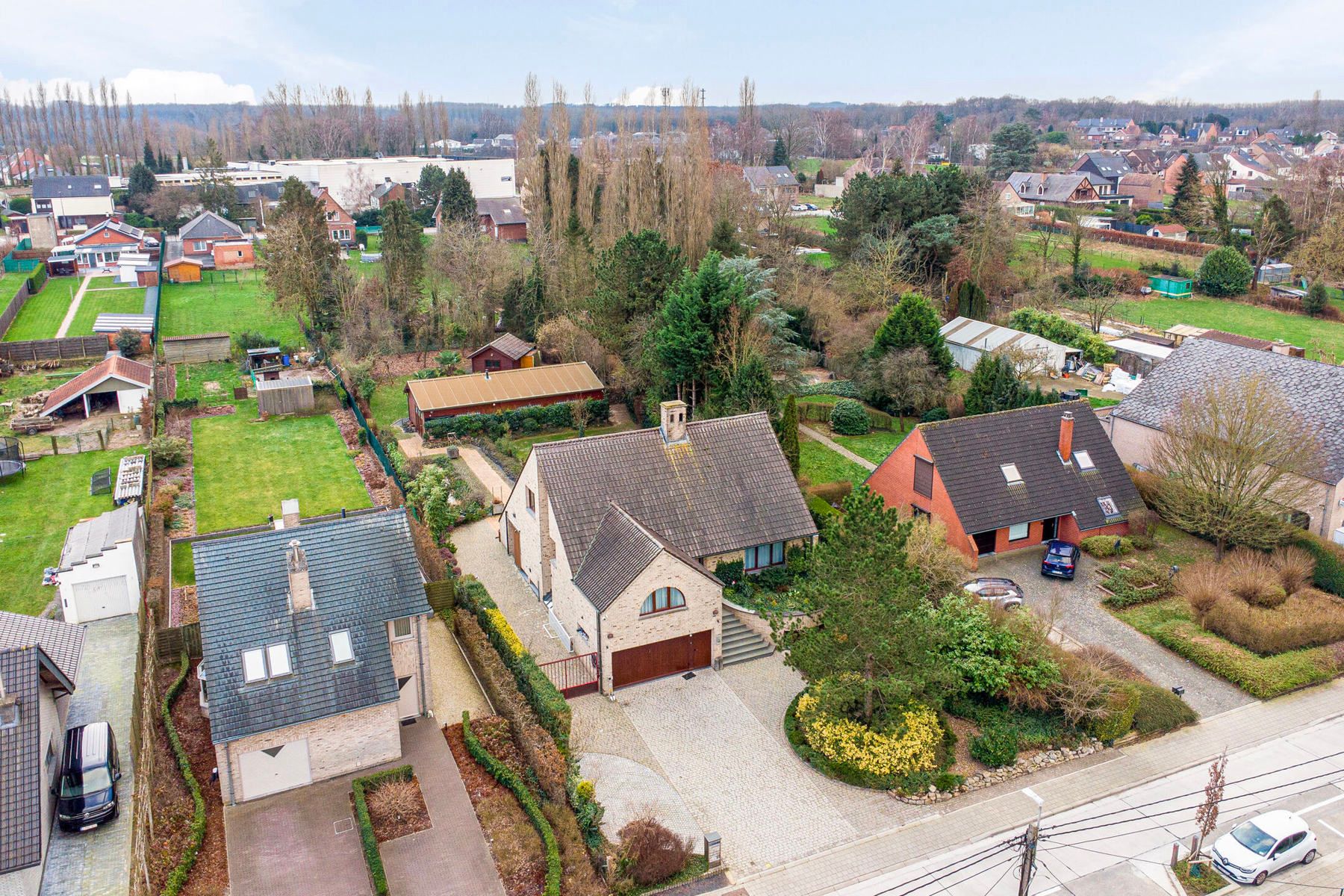 Ruime villa met LOODS! foto {{pictureIndex}}