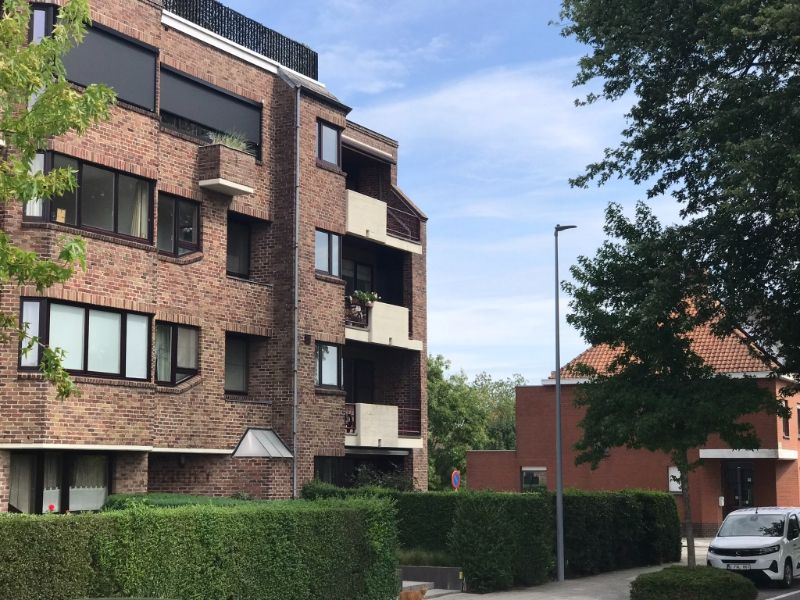 Rustig en zongeoriënteerd 3 slk appartement (153 m²), terras met een groen en weids uitzicht over het Kanaal Gent-Oostende, kelder met private autostaanplaats - op wandelafstand van AZ Sint Jan Campus en op 3 km  van het centrum van Brugge. foto 32