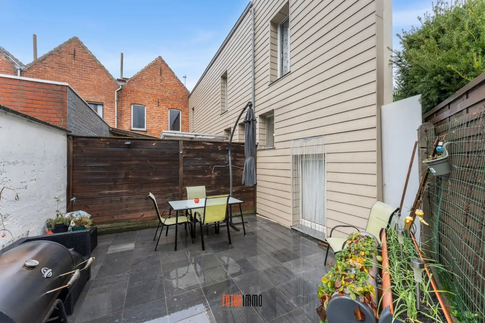 Half open woning met garage foto 12