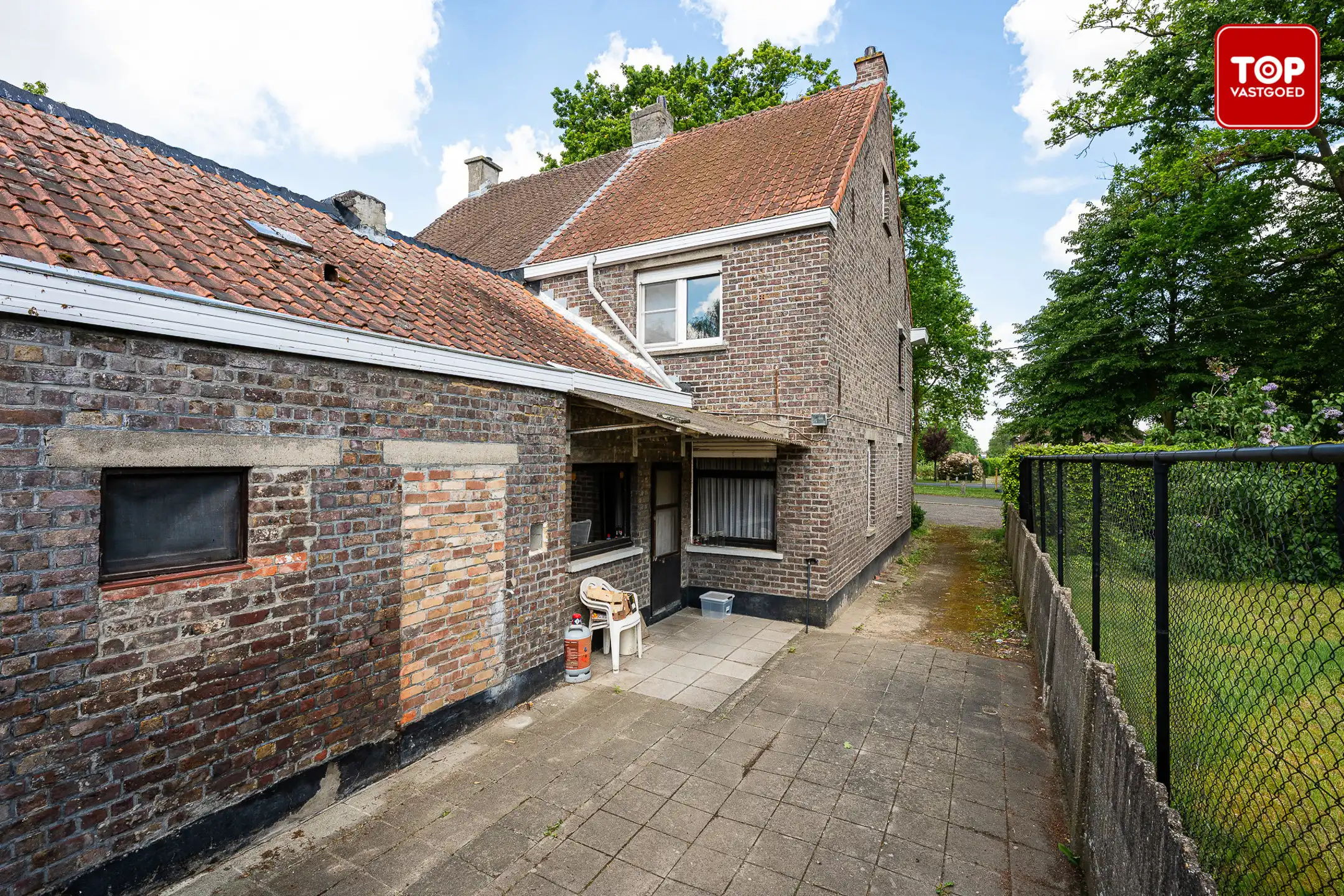 Te renoveren woning met zonnige tuin foto 15