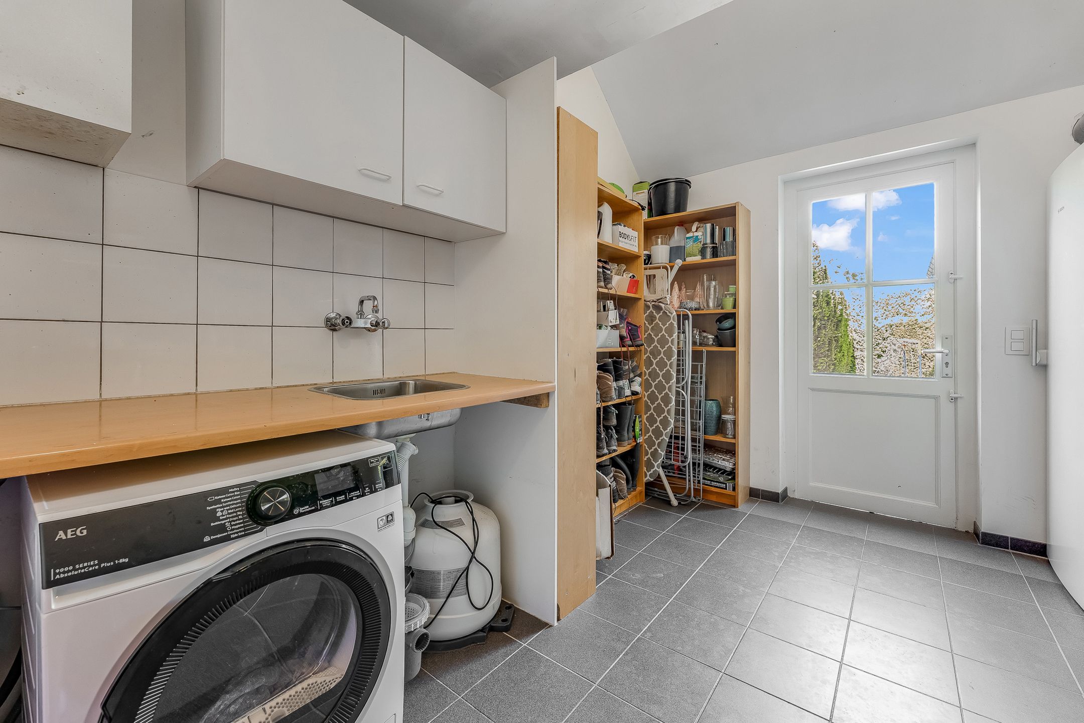 Instapklare woning met tuingerichte aanbouw foto 16